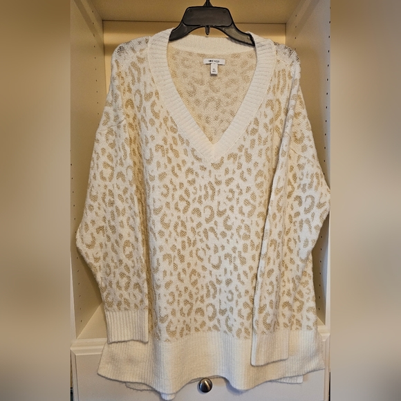 Nine West Sweaters - Nine West XL Vneck sweater